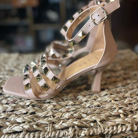 Nicole Miller‎ Studded Sandal 7.5 - Picture 6 of 9